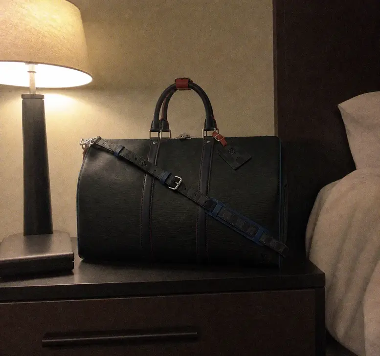 2018 Keepall Bandouliere 50-Blue Epi M51462 photo review