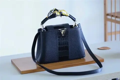 2018 Premium Python Capucines BB M94518 photo review