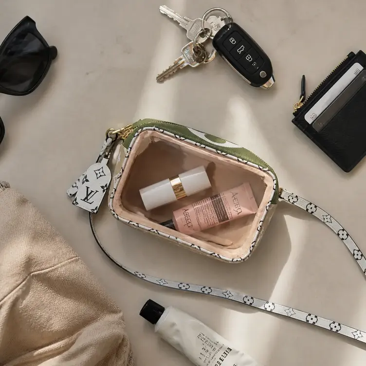 2019 Giant/Mini Monogram canvas Beach Pouch-Kaki M67610 photo review