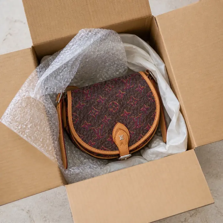 2019 Monogram LV Pop Tambourin-Red M55460 photo review