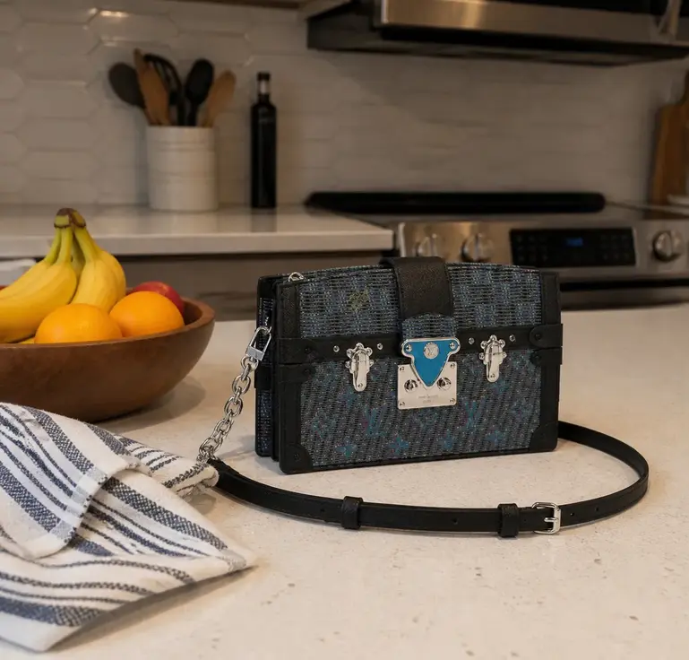 2019 Monogram LV Pop Trunk Clutch-Blue M55456 photo review