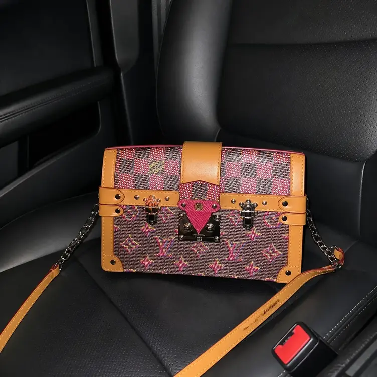 2019 Monogram LV Pop Trunk Clutch-Red M55453 photo review