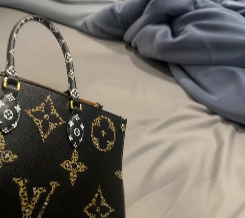 2019 Monogram Motif Onthego Tote Bag-Black M44674 photo review