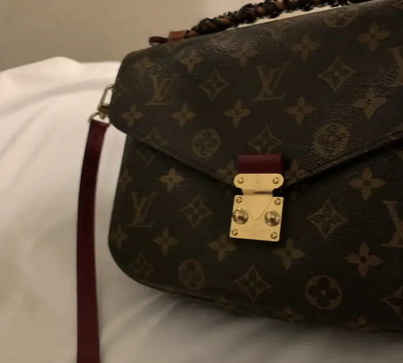 2019 Monogram Pochette Metis M44668 photo review