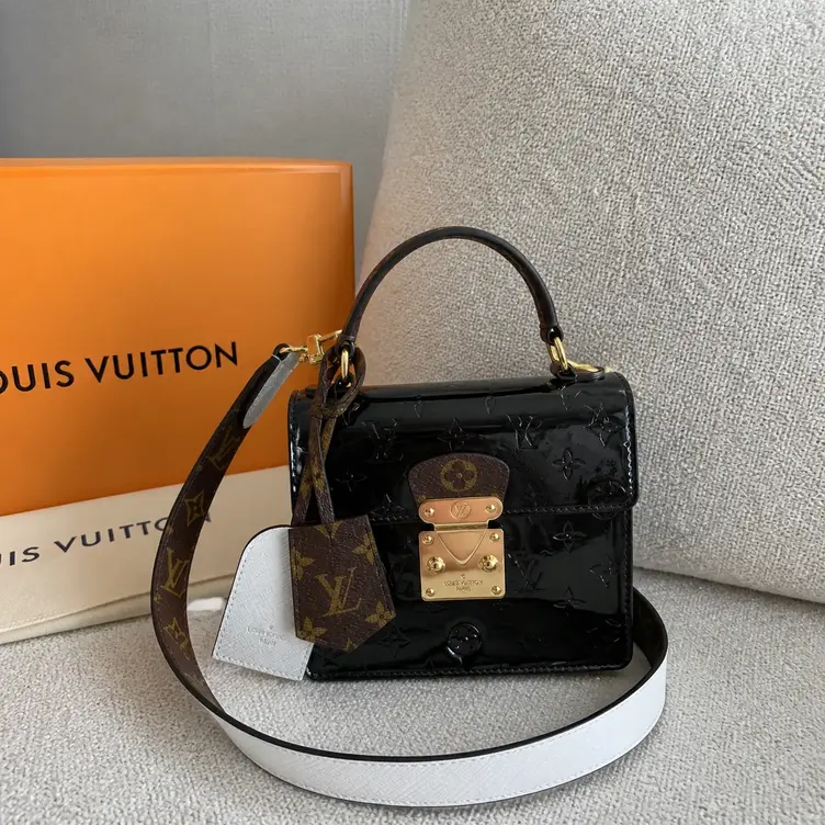 2019 Monogram Vernis Spring Street-Black M90375 photo review
