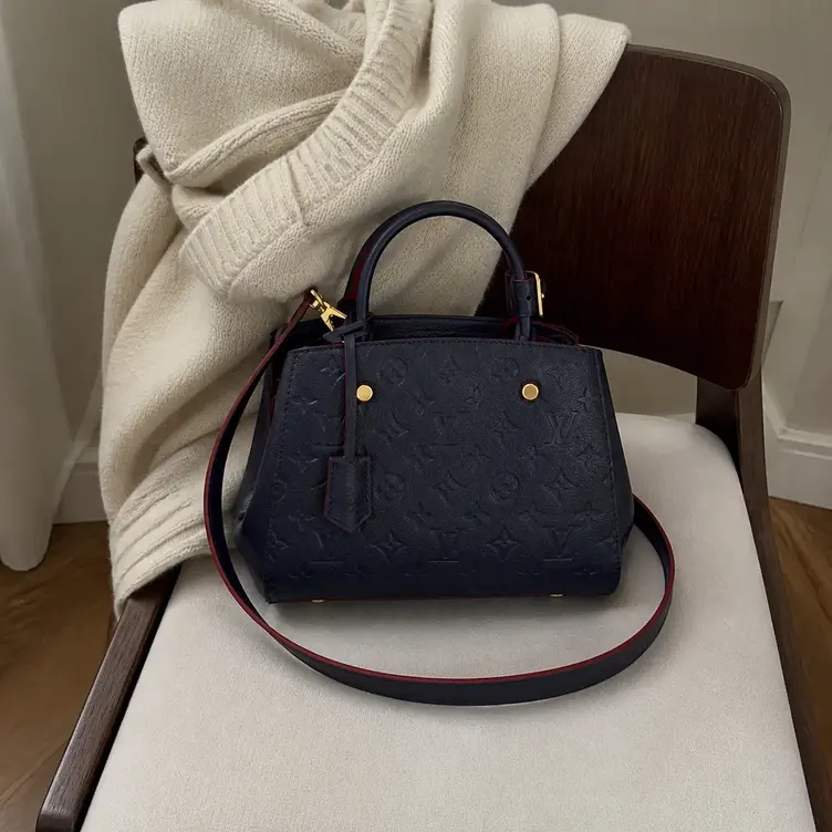 2019 Montaigne BB-Marine rouge M42747 photo review