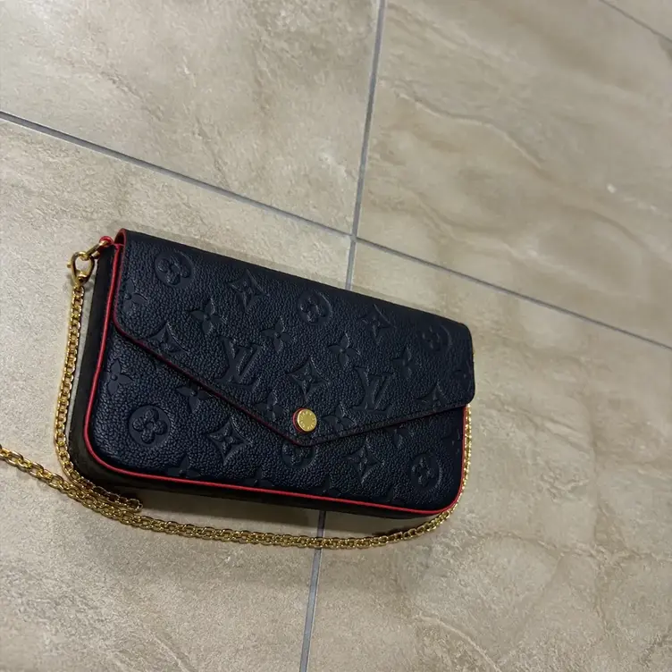 2020 Felicie Pochette-Marine Rouge M64099 photo review