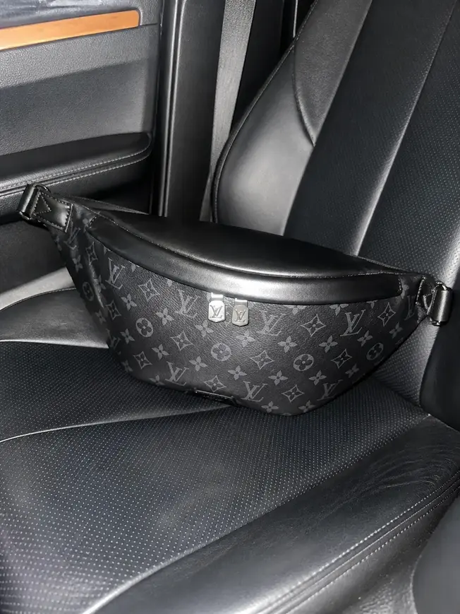 2020 Monogram Eclipse Discovery Bumbag M44336 photo review