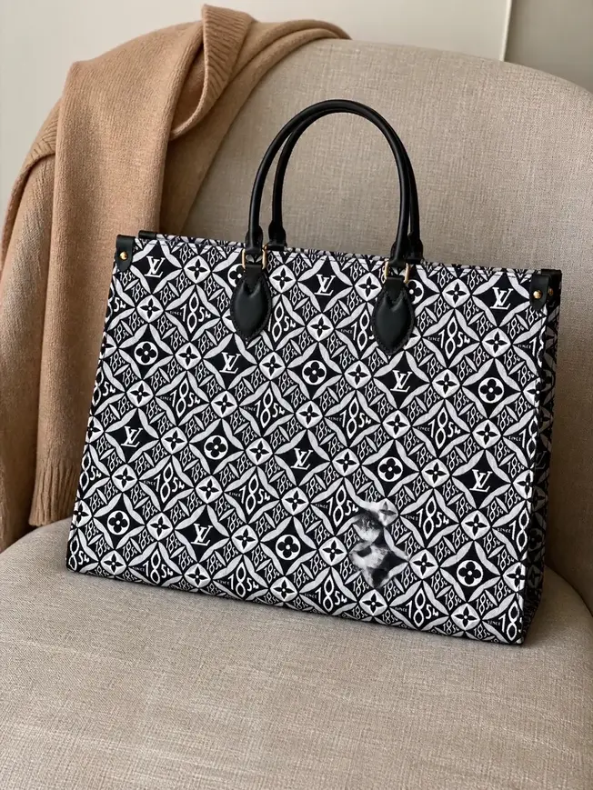 2020 Spring Onthego GM-Black M44576-2020-Black photo review