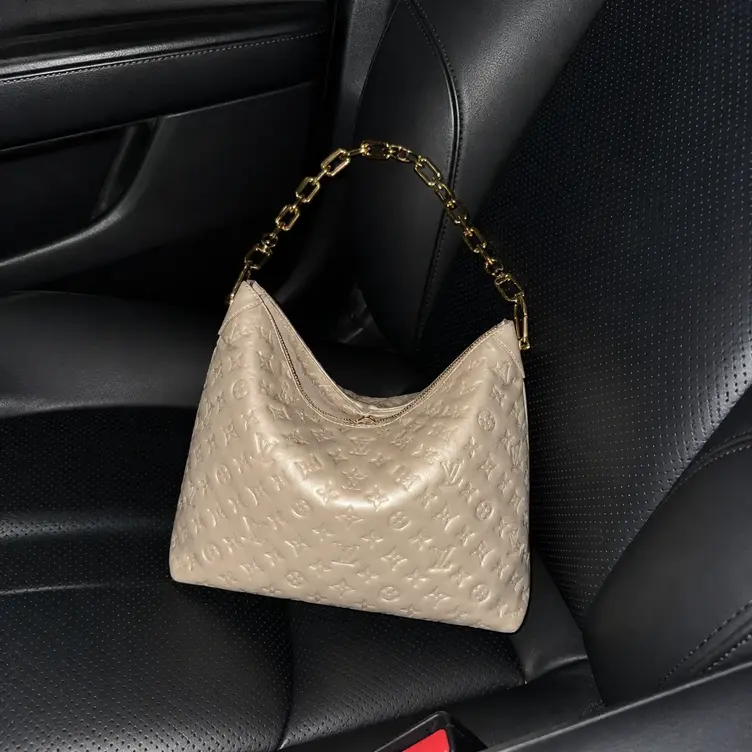 Coussin Hobo MM M12071 photo review