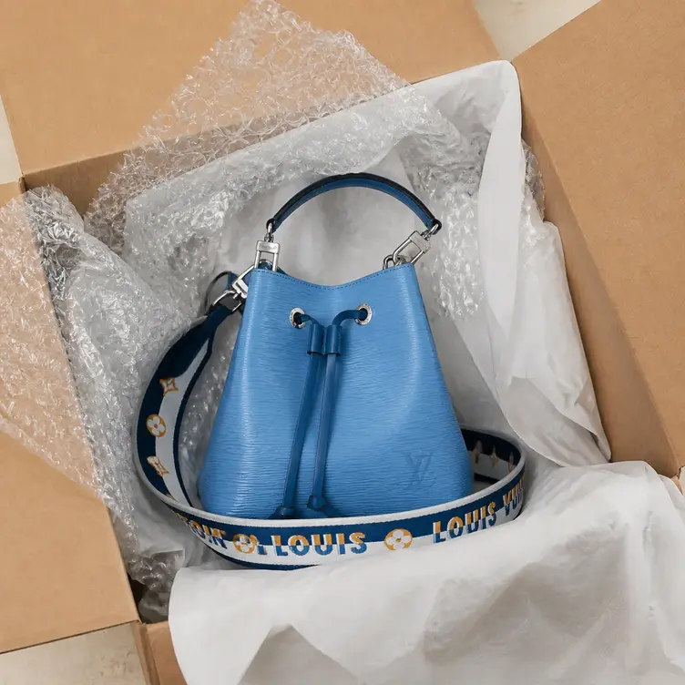 Epi Grained NeoNoe BB Bucket Bag-Bleuet Blue M57691 photo review