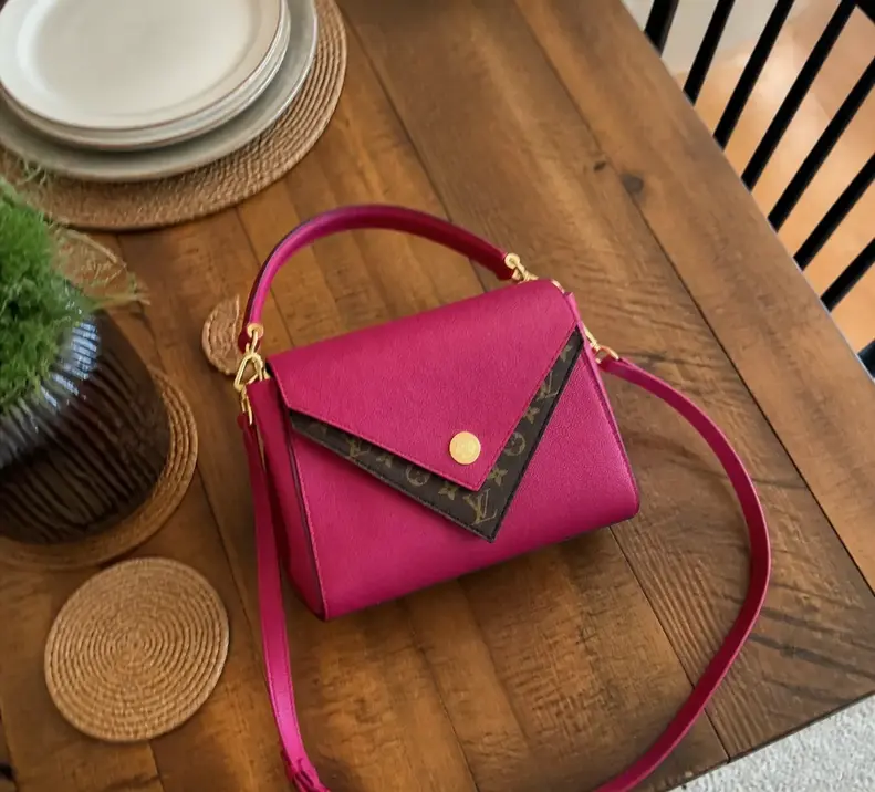 Fall-Winter 2018 Double V-Lie de Vin M51766 photo review