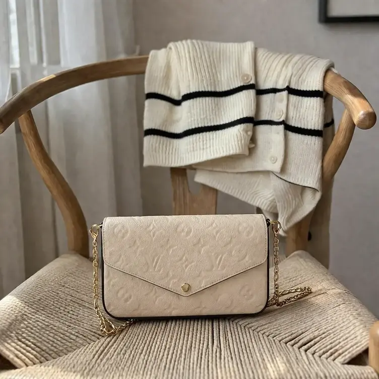 Felicie Pochette M82363 photo review