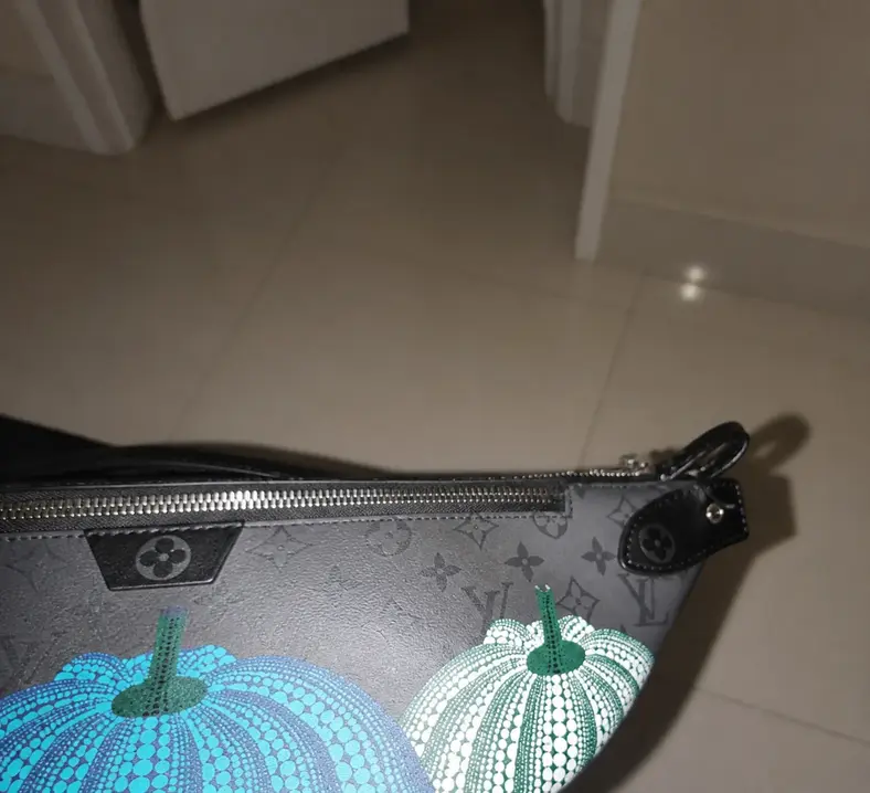 LV x YK Maxi Bumbag M46436 photo review