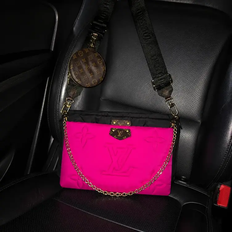 Maxi Multi Pochette Accessoires Bag-Fuchsia M58980 photo review