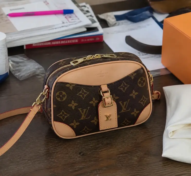 Monogram Canvas Deauville Mini M45528 photo review