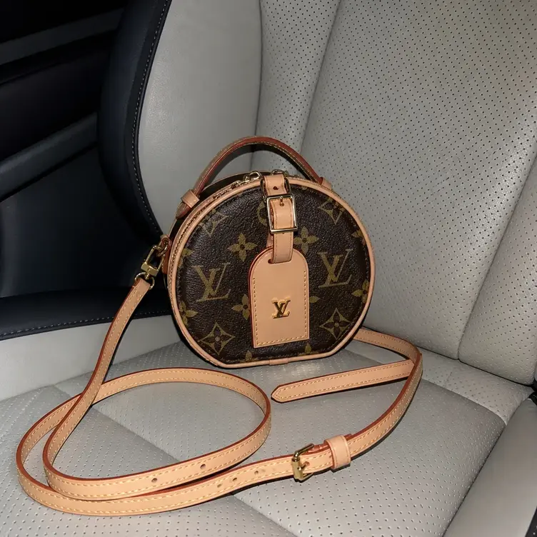 Monogram Canvas Mini Boite Chapeau M44699 photo review
