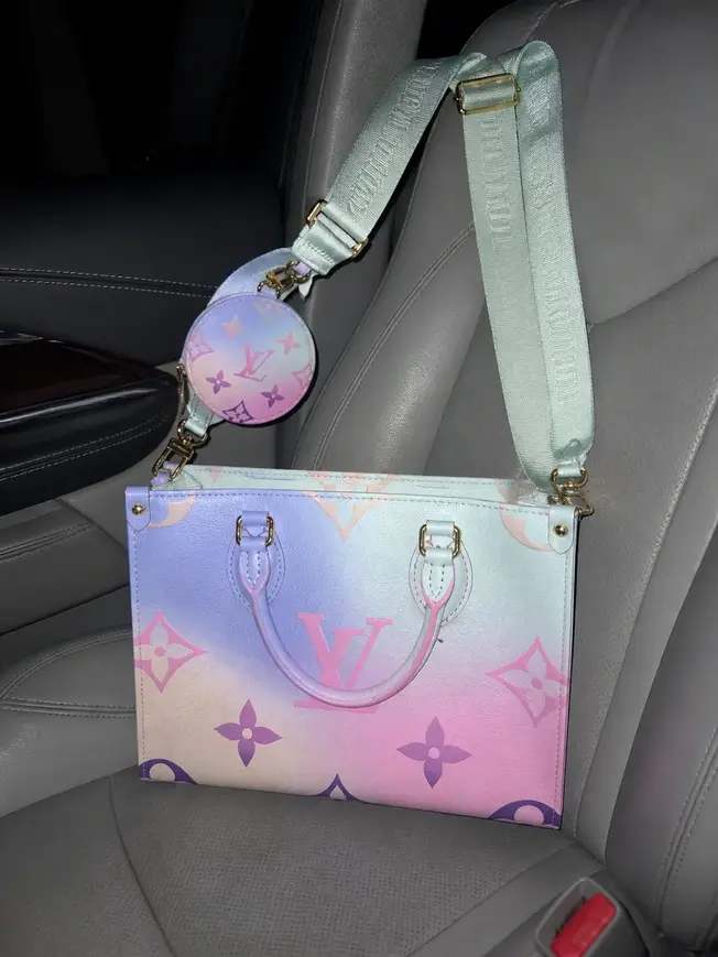 Monogram Canvas Onthego PM Tote M59856 photo review