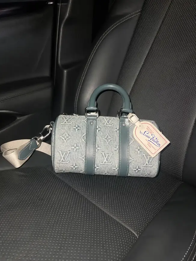 Washed Denim Keepall Bandouliere 25 Handbag M22762 photo review