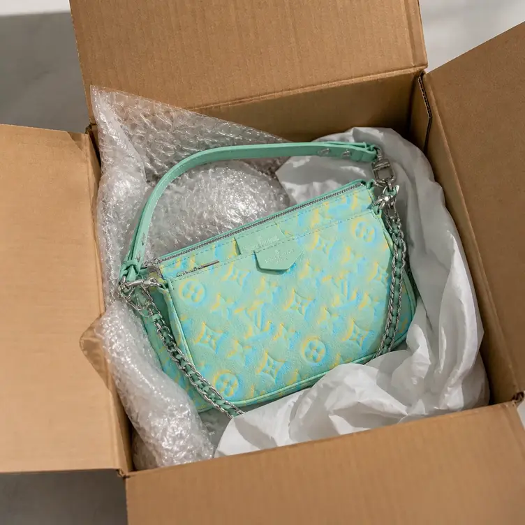 Monogram Empreinte Mini Pochette Accessoires M46180 photo review