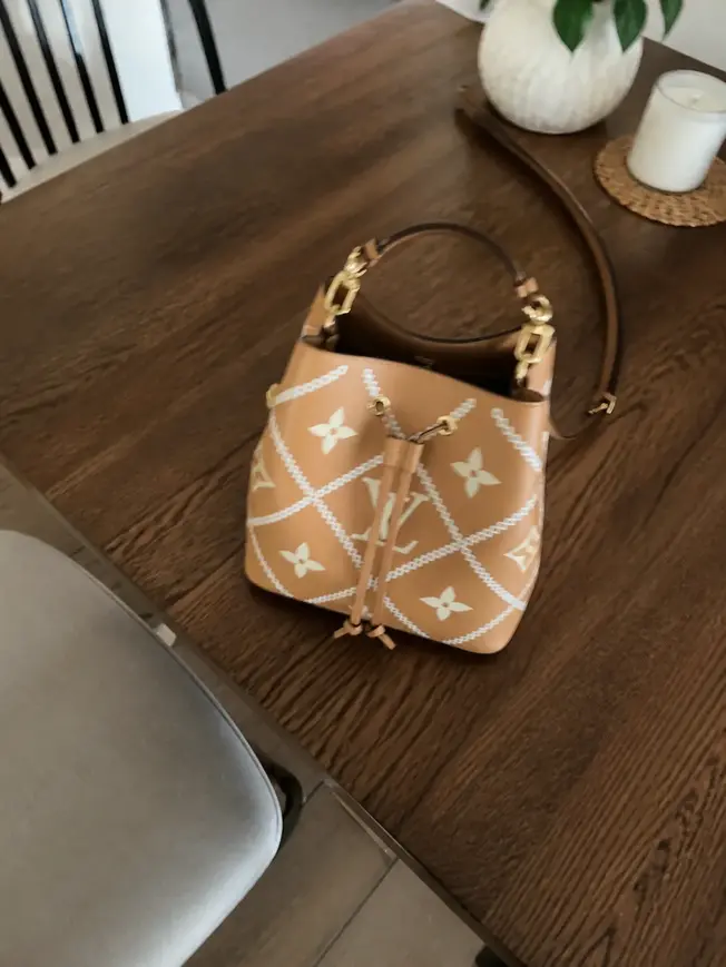 Monogram Empreinte NeoNoe MM Bag M46029 photo review