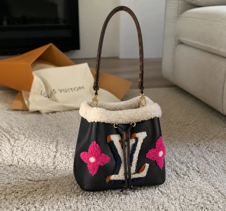 Monogram Flowers NeoNoe M56963 photo review