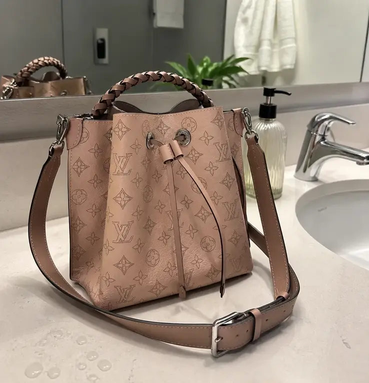 Monogram Motif Muria Bucket Bag M55801 photo review