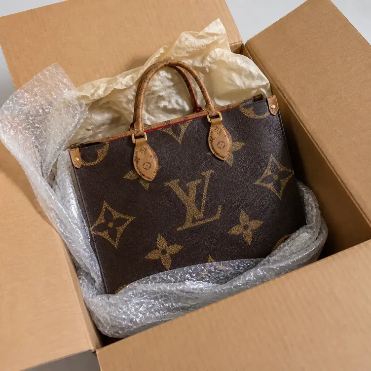 Monogram Reverse Onthego MM M45039 photo review