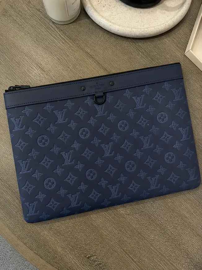 Monogram Shadow Discovery Pochette GM M80425 photo review