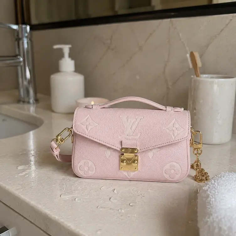Pochette Metis East West M14208 photo review