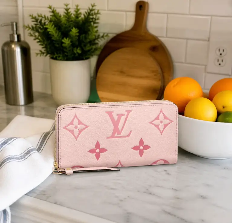 Summer 2021 Zippy Wallet-Rose Pink M80403 photo review