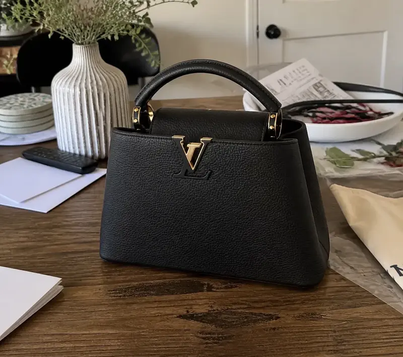 Taurillon Capucines MM Handbag M24727 photo review