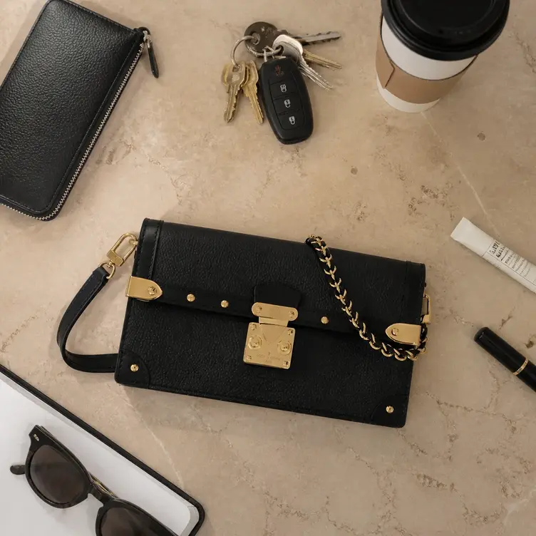 Trunk Chain Wallet M11215 photo review