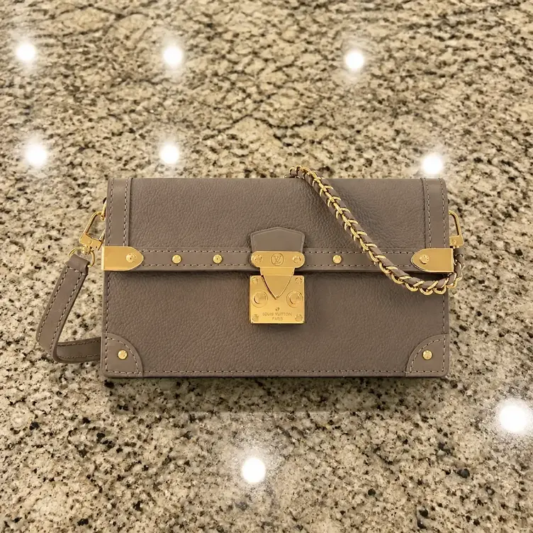 Trunk Chain Wallet M11216 photo review