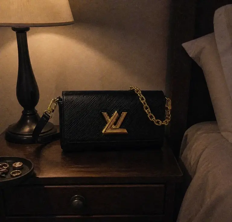 Twist West Pochette M83077 photo review