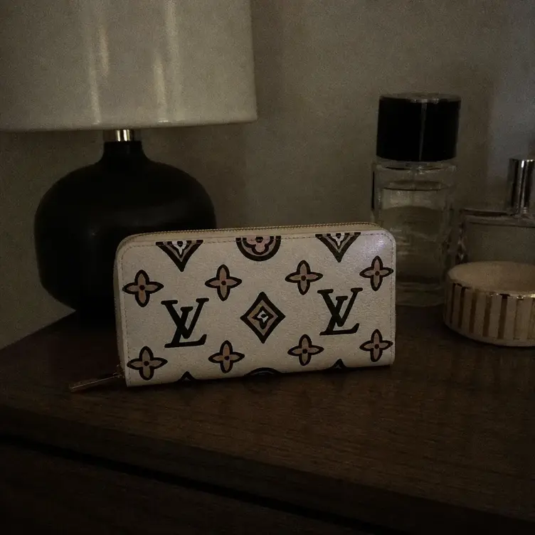 Wild at Heart Zippy Wallet M80676 photo review