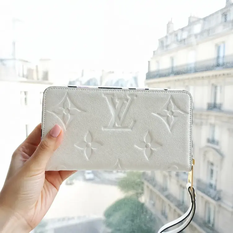 Wild at Heart Zippy Wallet M80685 photo review