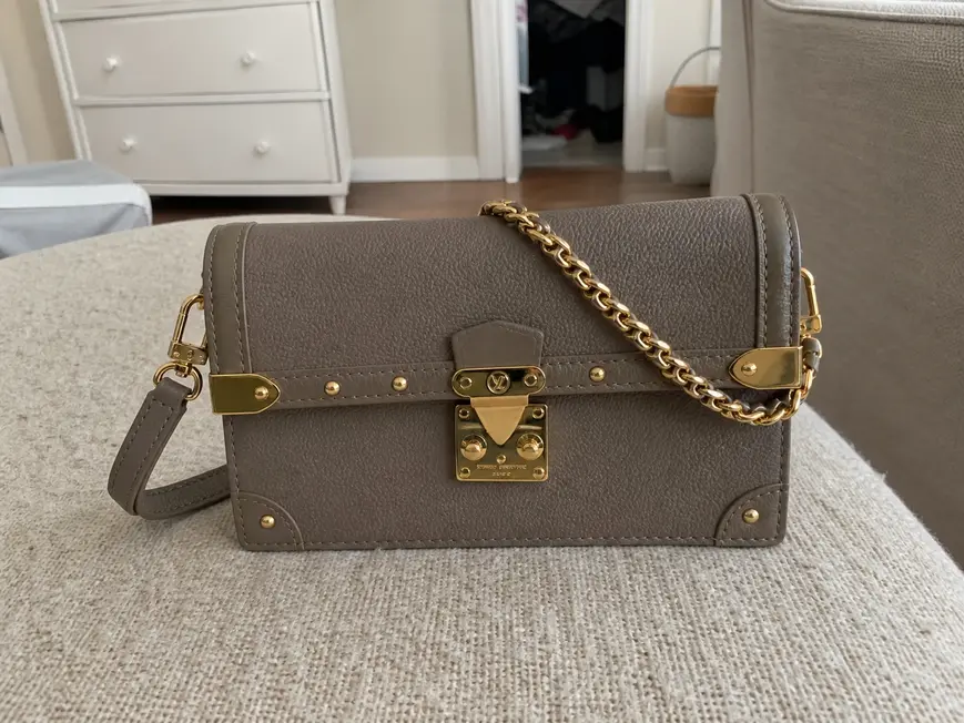 Trunk Chain Wallet M11216 photo review