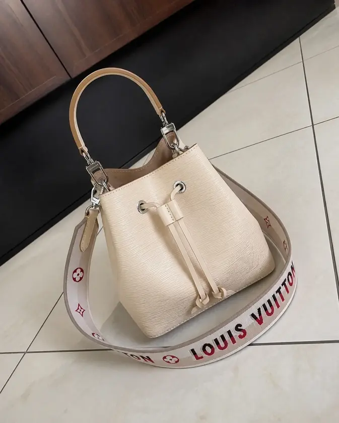 Epi Grained NeoNoe BB Bucket Bag-Cream M57693 photo review