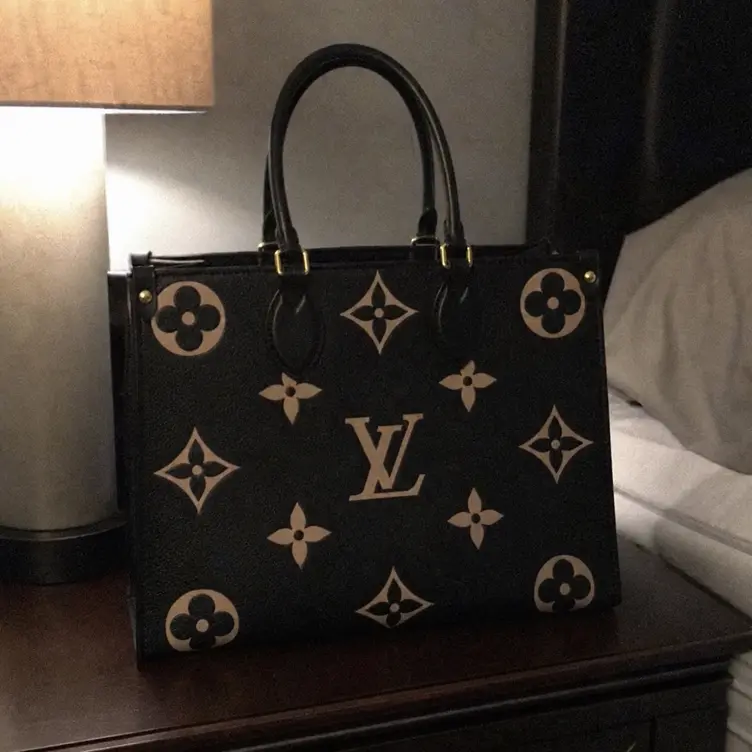 Medium Bicolor Monogram OnTheGo MM-Black/Beige M45495 photo review