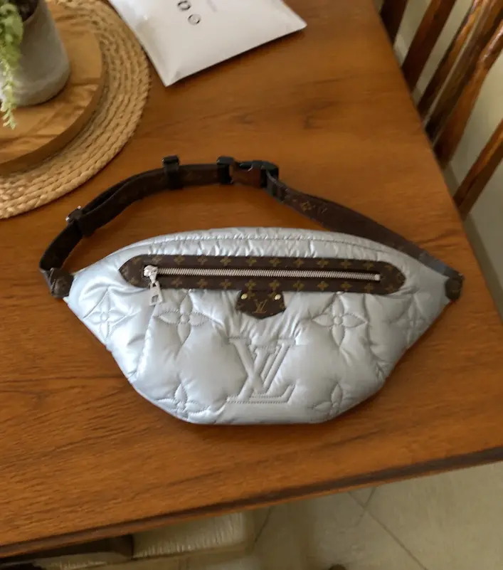 LV Pillow Maxi Bumbag M20971 photo review