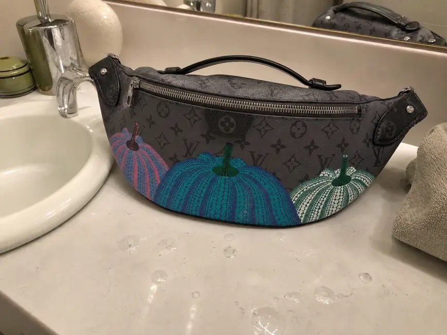 LV x YK Maxi Bumbag M46436 photo review