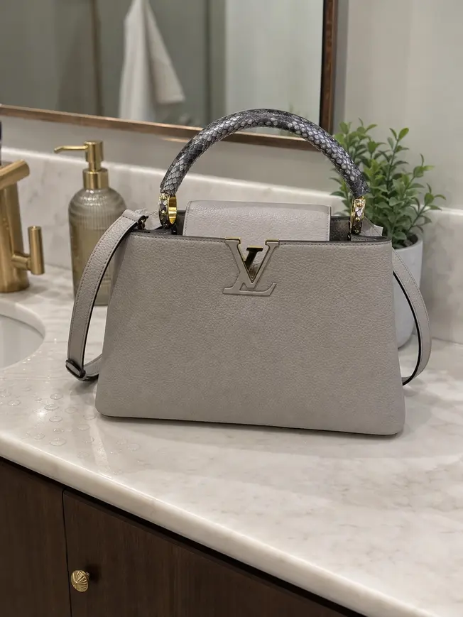 Capucines MM Handbag M92800-1 photo review