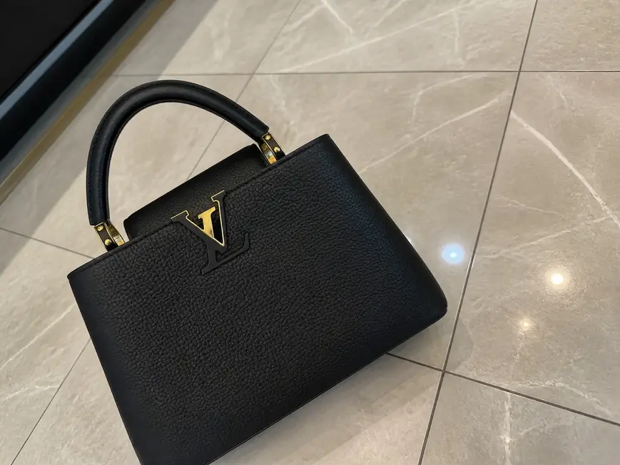 Taurillon Capucines MM Handbag M24727 photo review