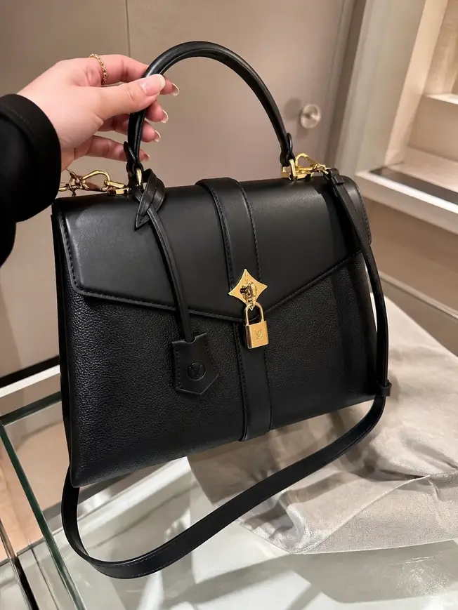 2019 Rose des Vents MM-Black M53816 photo review