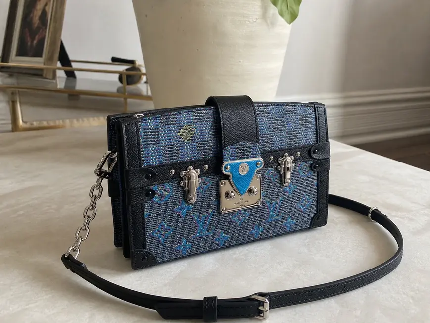 2019 Monogram LV Pop Trunk Clutch-Blue M55456 photo review