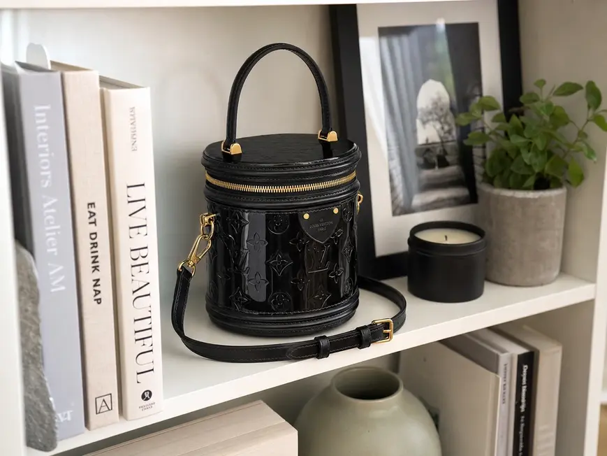 2019 Monogram Vernis Cannes-Noir M53997 photo review