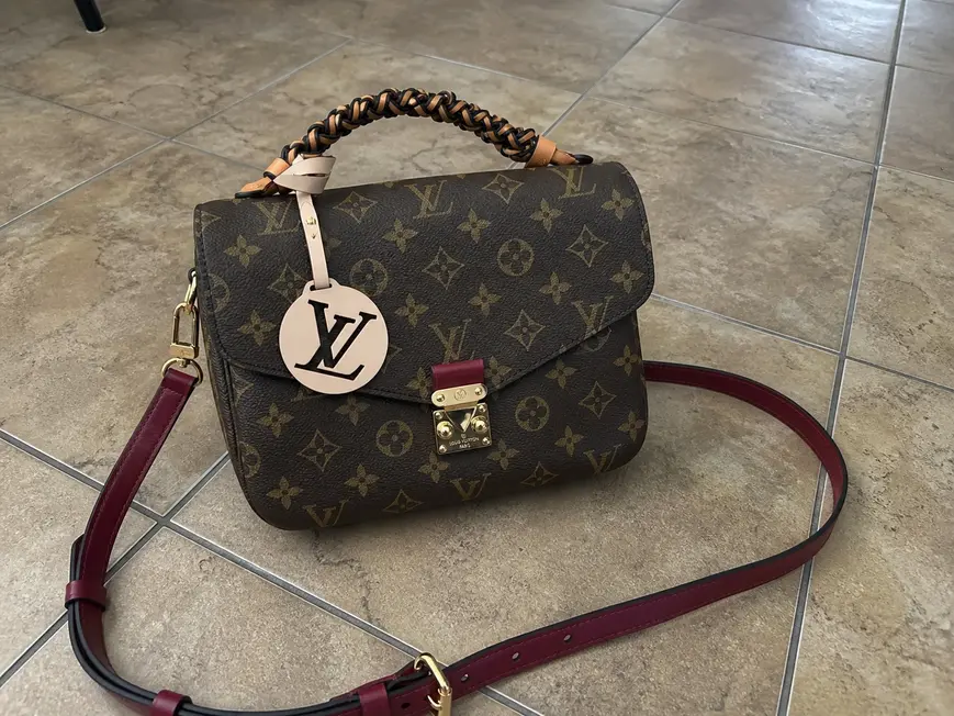 2019 Monogram Pochette Metis M44668 photo review