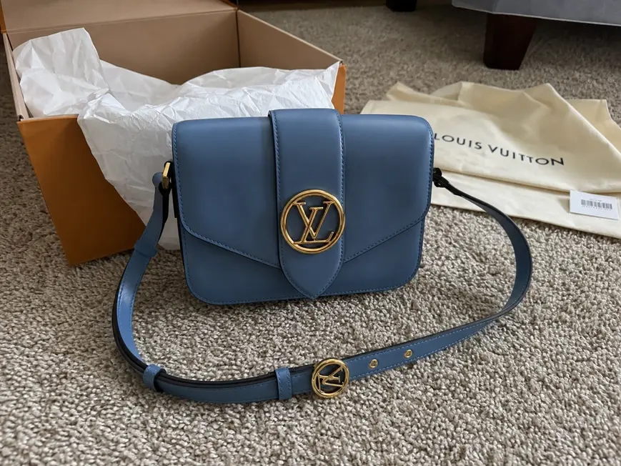 LV Circle LV Pont 9-Storm Blue M55947 photo review