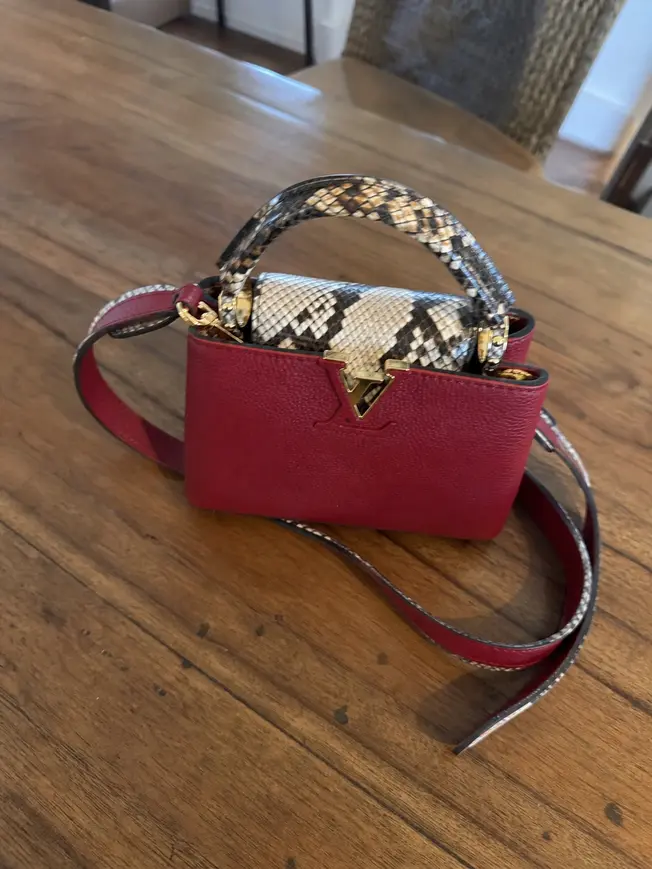 Taurillon Capucines Mini-Rouge Carmin Red N97074 photo review